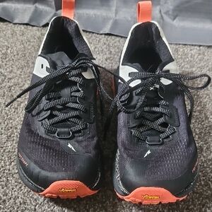 Altra Olympus 4 womens 5.5